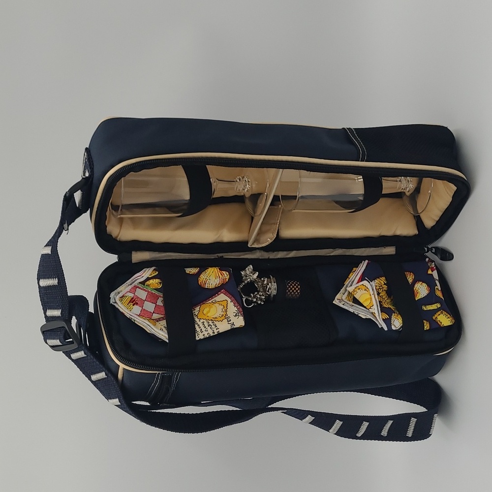 Picnic Time Insulated Wine Tote Bag Set Navy Blue with Glasses Napkins Stopper